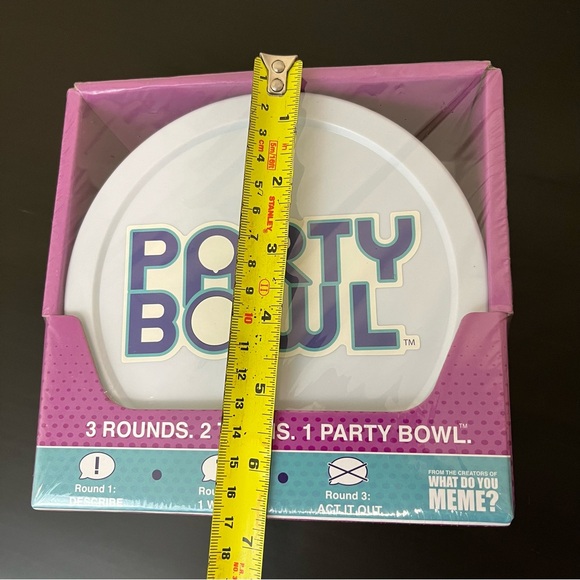NIB Party Bowl What Do You Meme? Family Friendly Party Game - Picture 10 of 10